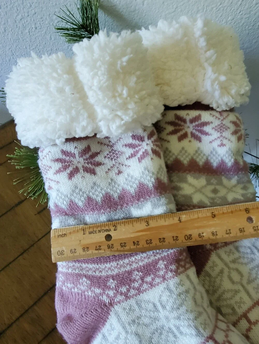 Nordic Slipper Socks Fleece Lined Sherpa Fair Isle Snowflake Pink NWOT